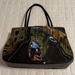 Stylish Black and Green Tote Bag with extras. In excellent condition. No Name